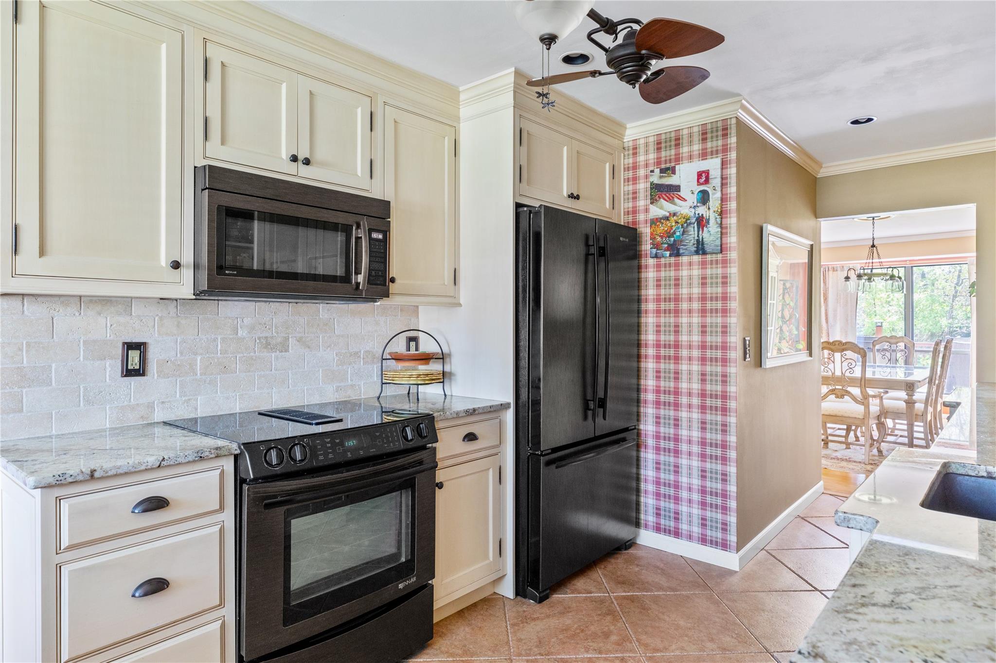 108 Hidden Ponds Circle, Smithtown, New York image 4
