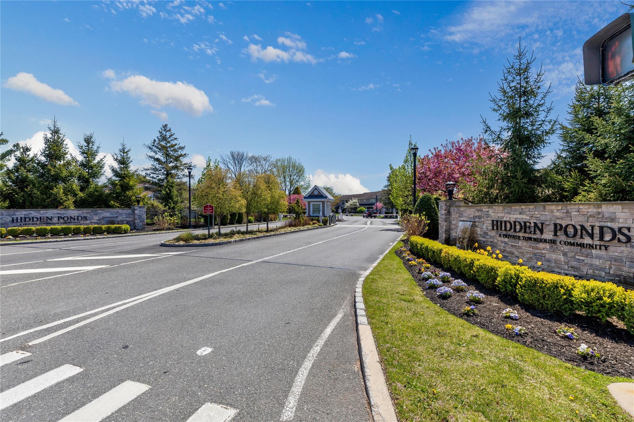 108 Hidden Ponds Circle, Smithtown, New York image 32