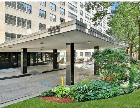 Photo of 555 Kappock Street #12J, Bronx, NY 10463 (MLS # 927083)