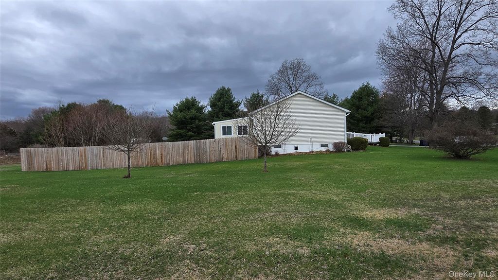 Photo of 5 Meadows Court, Staatsburg, NY 12580 (MLS # 980993)