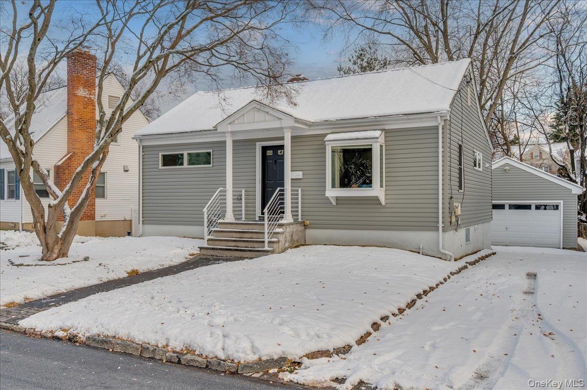 1325 Stoneybrook Avenue