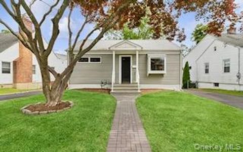Townhouse For Sale - 1325 Stoneybrook Avenue<br/> Mamaroneck, NY 10543