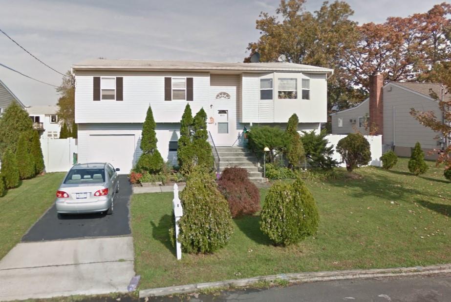 841 Prescott Place, West Babylon, New York image 1