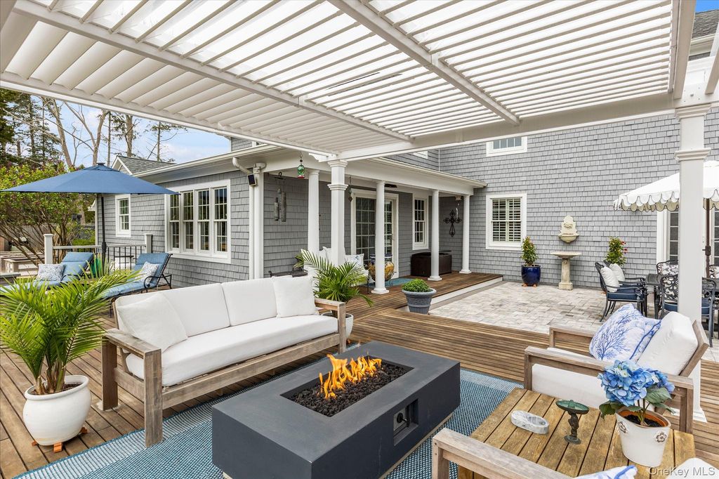 Photo of 25 Lighthouse Road, Southold, NY 11971 (MLS # 983217)