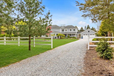 Photo of 25 Lighthouse Road, Southold, NY 11971 (MLS # 983217)