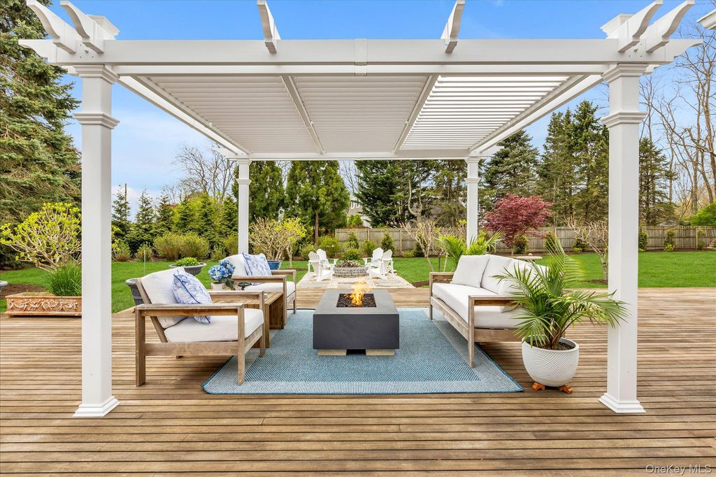 Photo of 25 Lighthouse Road, Southold, NY 11971 (MLS # 983217)