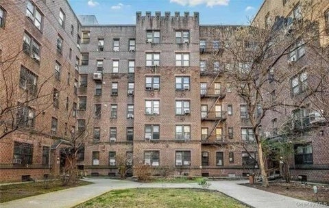 Condo For Sale - 4220 Kissena Boulevard #E18<br/> Flushing, NY 11355