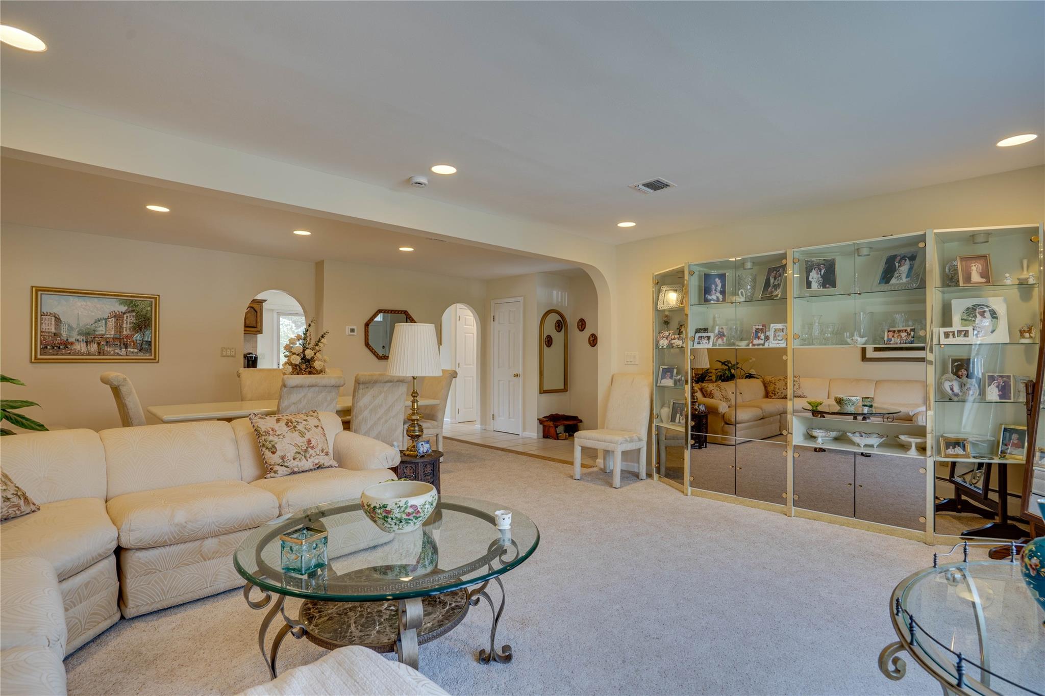 34 Pittoni Drive, Commack, New York image 8