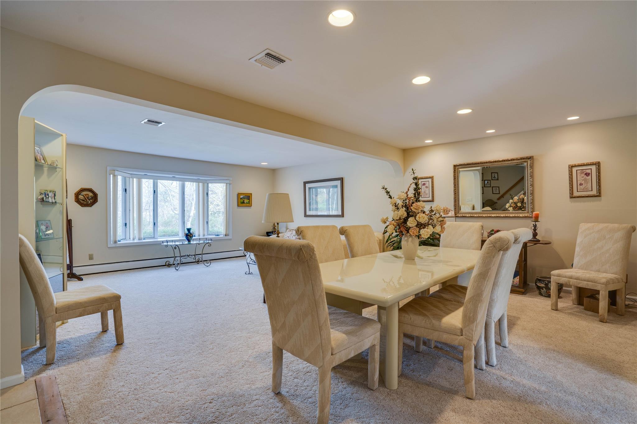 34 Pittoni Drive, Commack, New York image 5