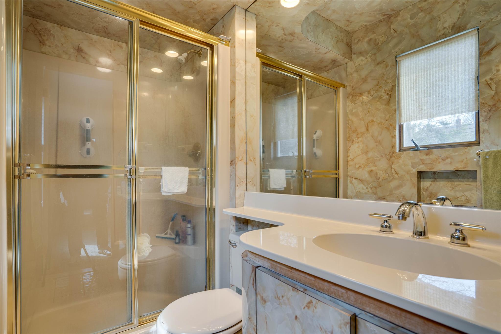 34 Pittoni Drive, Commack, New York image 27