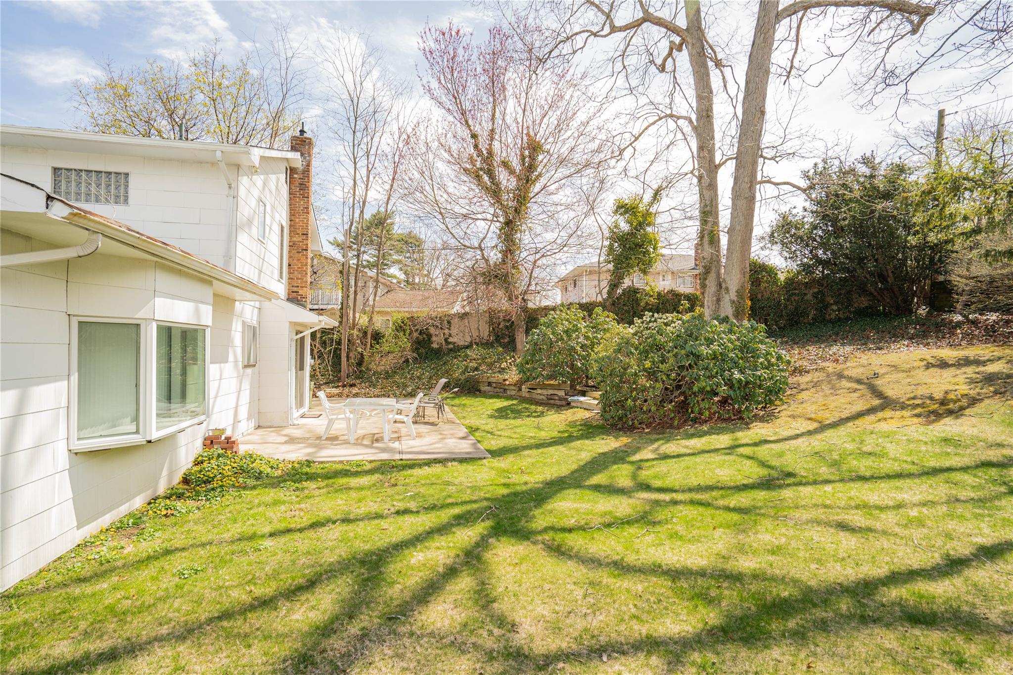 34 Pittoni Drive, Commack, New York image 28