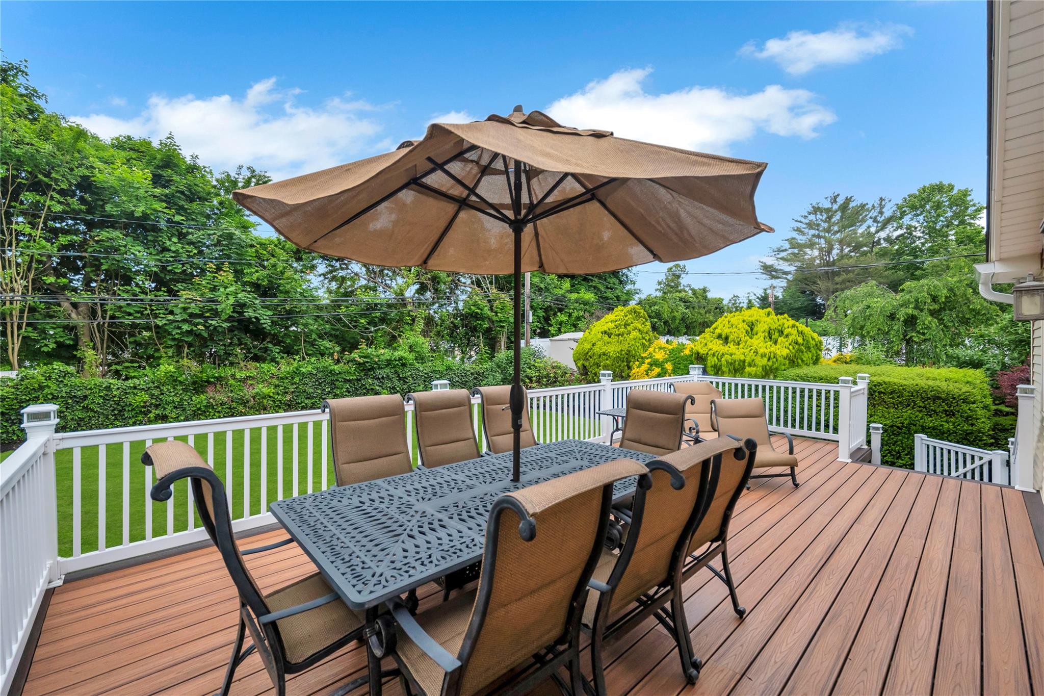 18 Commander Vic Lane, Nesconset, New York image 9