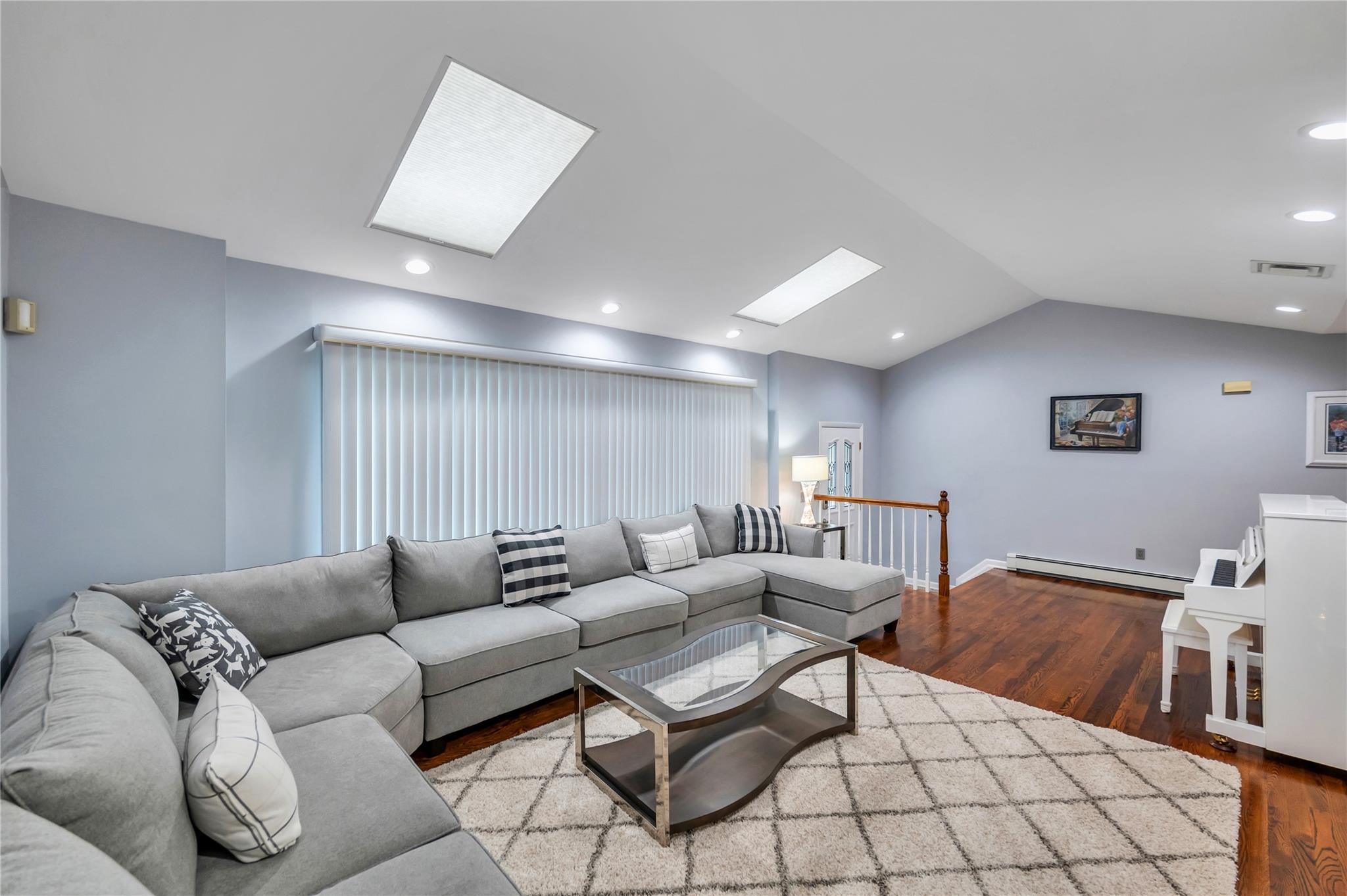 18 Commander Vic Lane, Nesconset, New York image 11