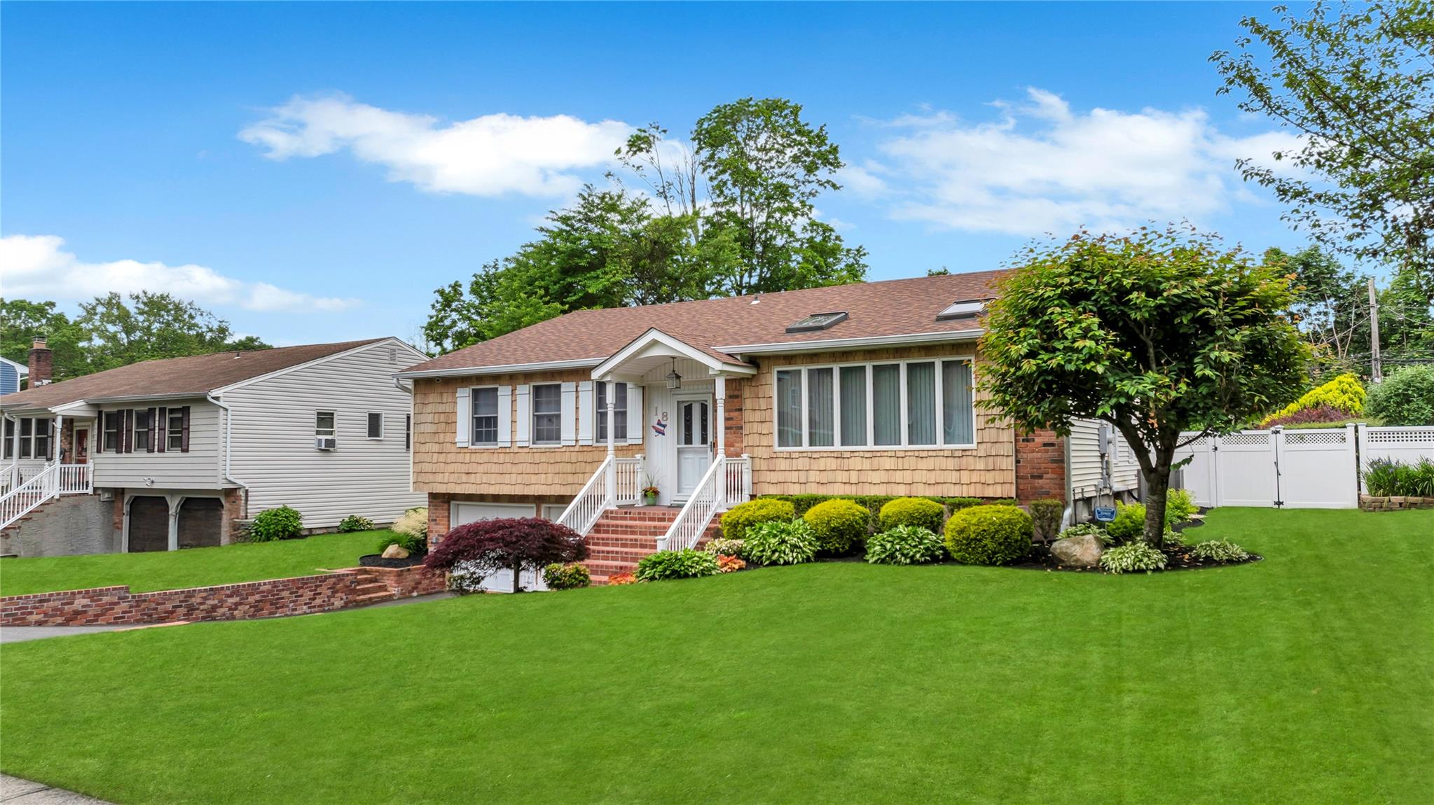18 Commander Vic Lane, Nesconset, New York image 5