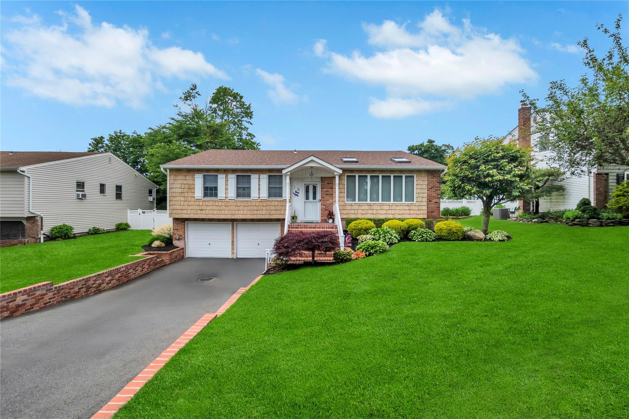 18 Commander Vic Lane, Nesconset, New York image 3