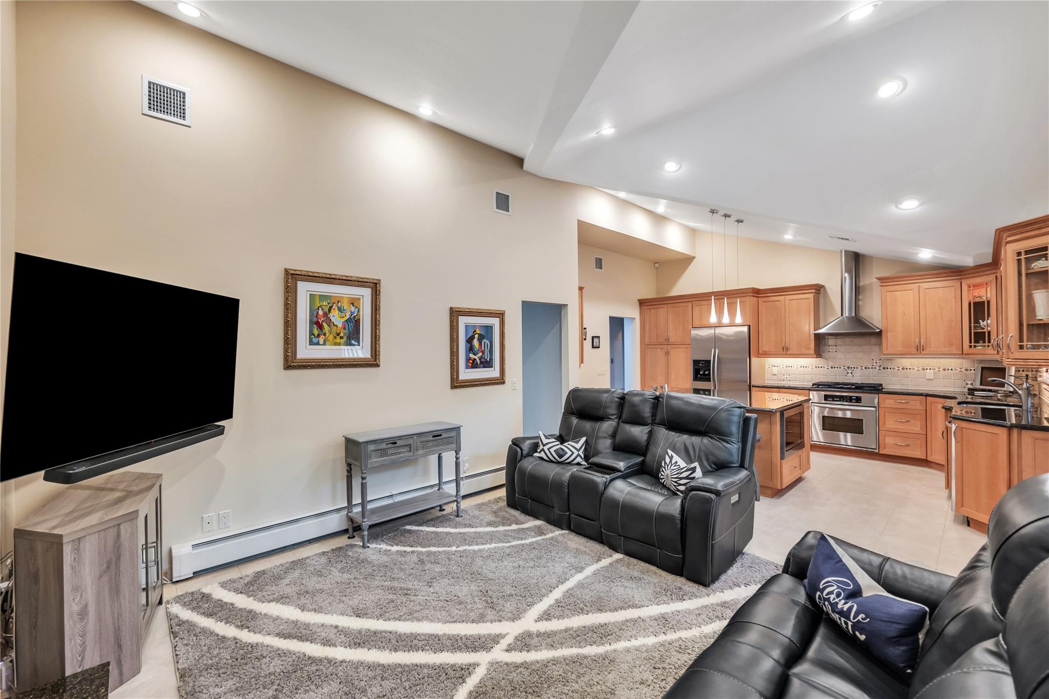 18 Commander Vic Lane, Nesconset, New York image 19