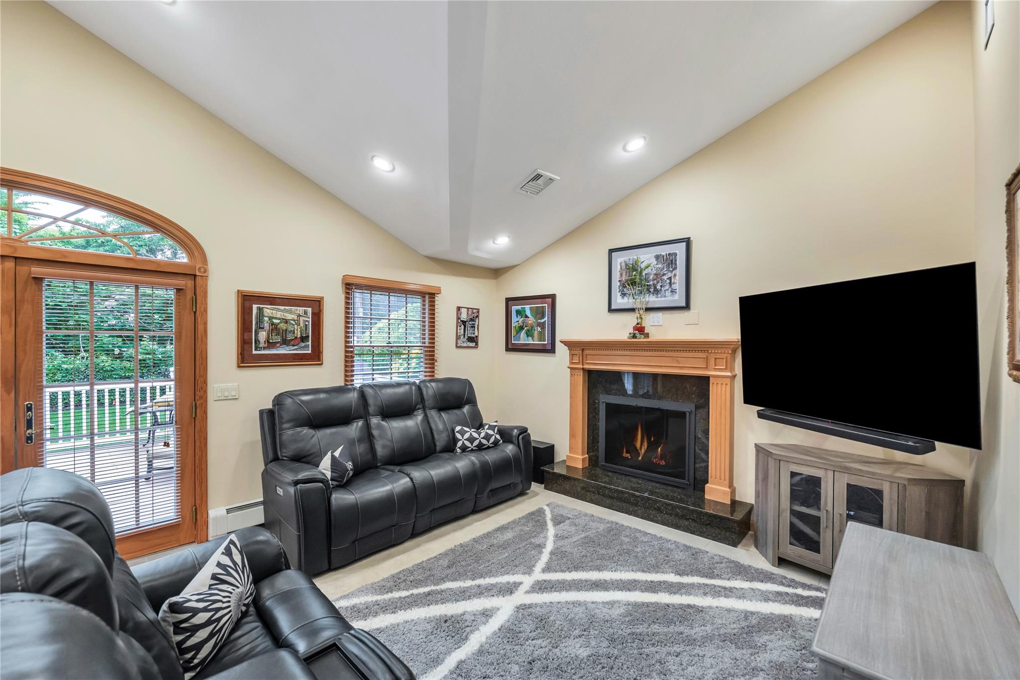 18 Commander Vic Lane, Nesconset, New York image 20