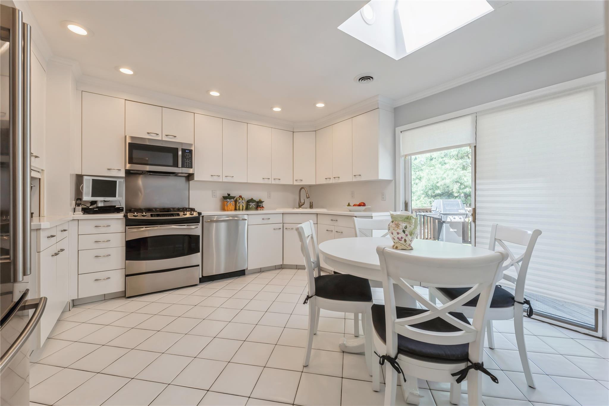 28 Verona Court, New City, New York image 14