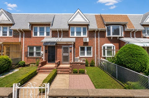 Homes For Sale - 153-39 60th Avenue<br/> Queens County, Flushing, NY 11355