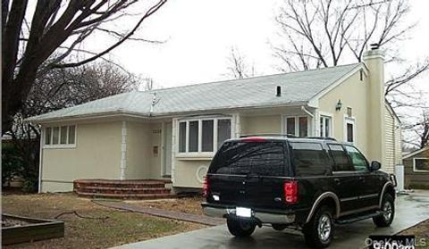 Photo of 1298 Birch Street, Uniondale, NY 11553 (MLS # 953122)