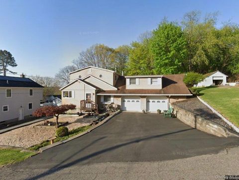 Photo of 92 14th Street, Verplanck, NY 10596 (MLS # 930742) Photo of 92 14th Street, Verplanck, NY 10596 (MLS # 930742)