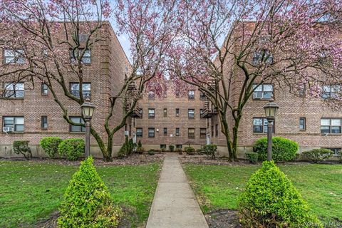 Photo of 218-12 43rd Avenue #2E, Bayside, NY 11361 (MLS # 930178)