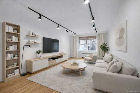 Homes For Sale - 2080 Barnes Avenue #4E<br/> Bronx, NY 10462