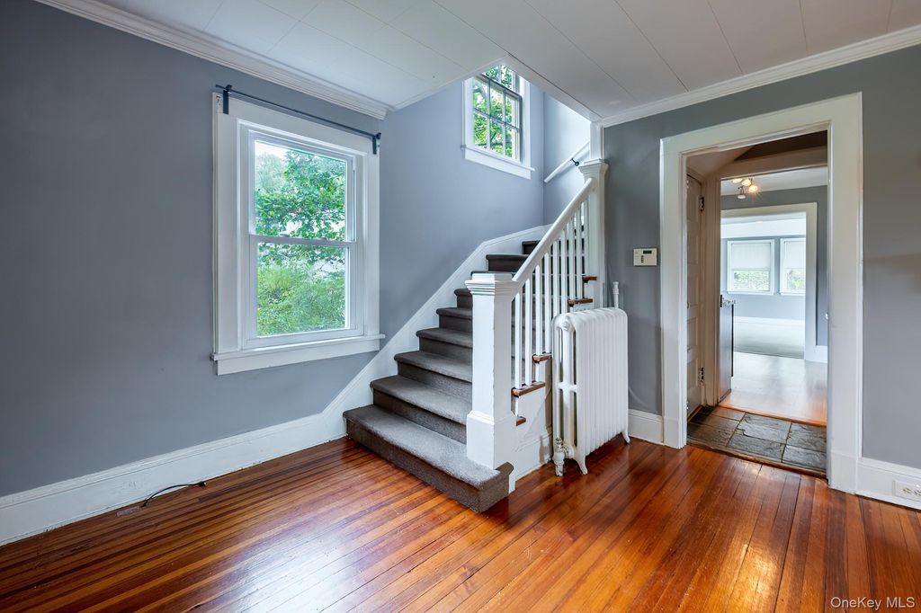 Photo of 221 N Greeley Avenue, Chappaqua, NY 10514 (MLS # 927684)