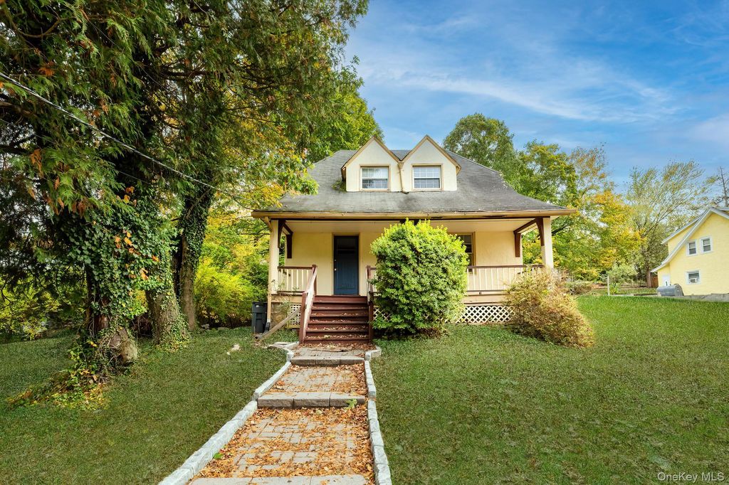 Photo of 221 N Greeley Avenue, Chappaqua, NY 10514 (MLS # 927684)