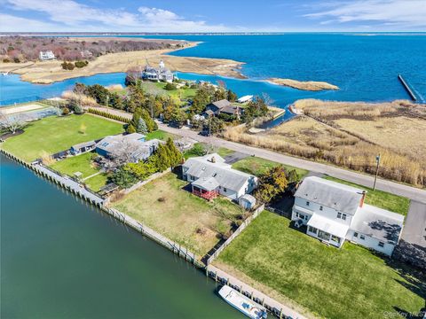Homes For Sale - 7 Lindner Court<br/> Suffolk County, Brookhaven, NY 11719