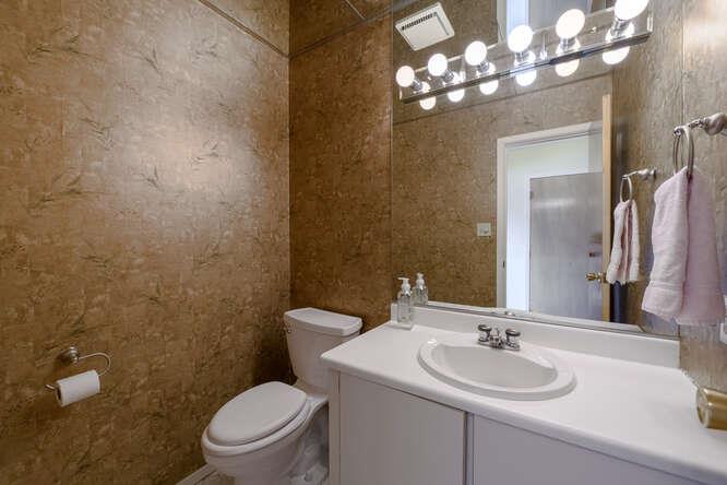 94 Windsor Gate Drive, New Hyde Park, New York image 12