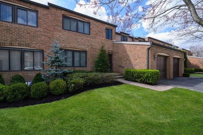 94 Windsor Gate Drive, New Hyde Park, New York image 2