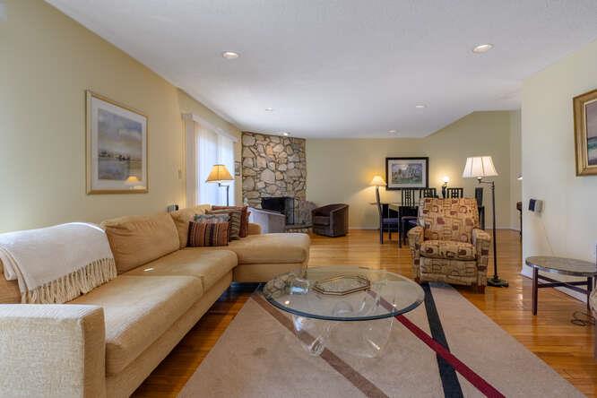 94 Windsor Gate Drive, New Hyde Park, New York image 4