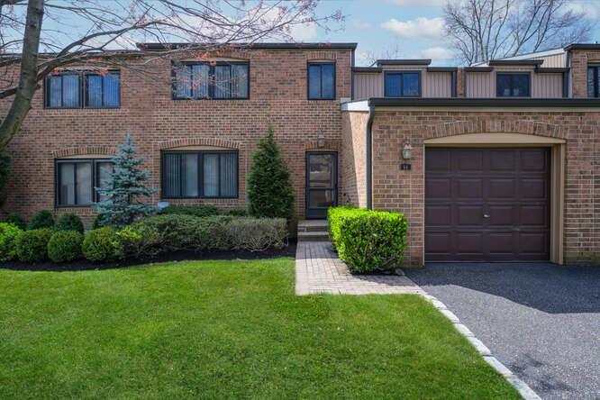 94 Windsor Gate Drive, New Hyde Park, New York image 1