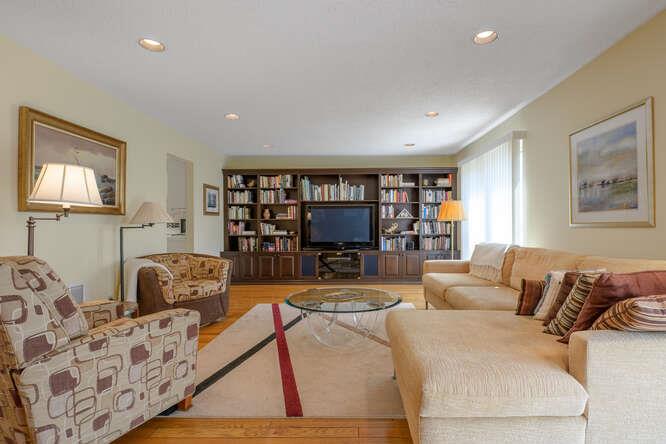 94 Windsor Gate Drive, New Hyde Park, New York image 6