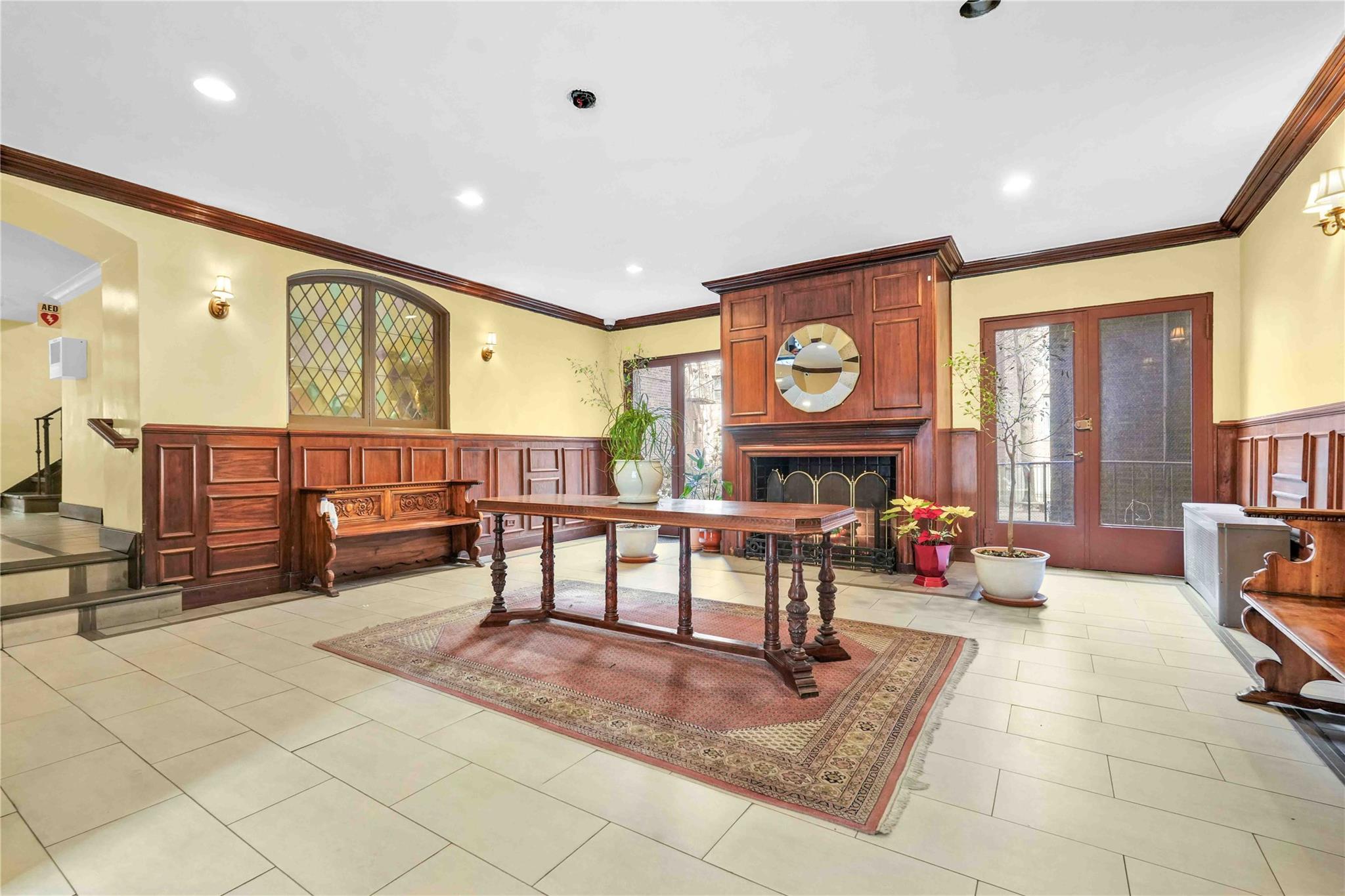 73-37 Austin Street #2E, Forest Hills, New York image 3