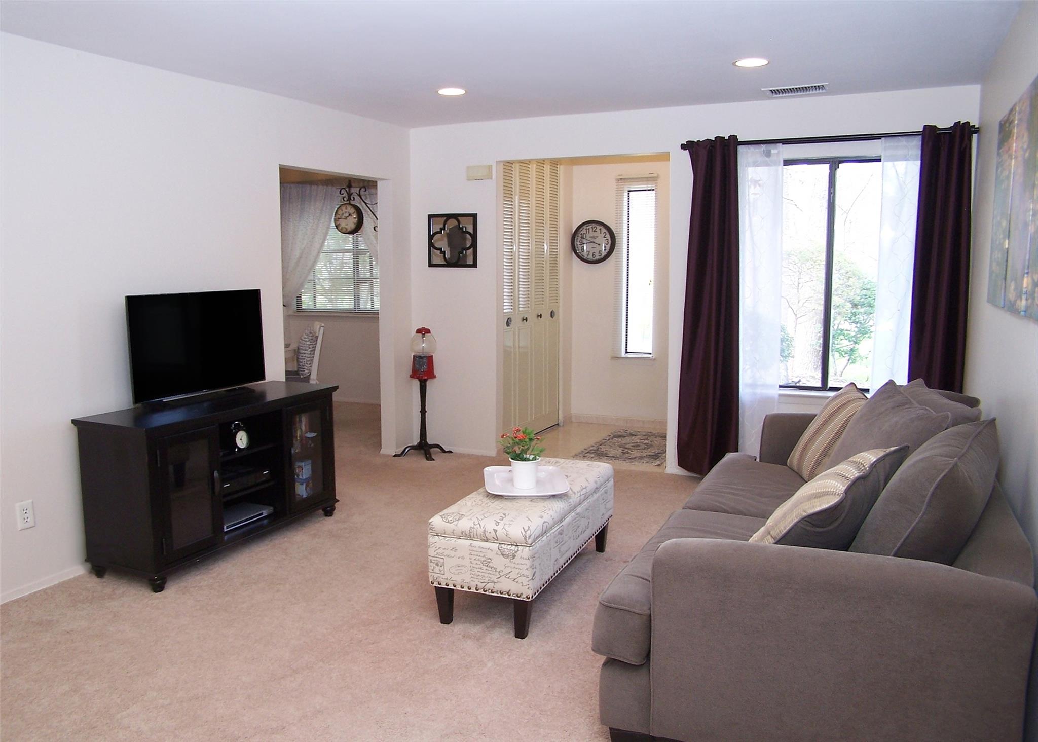 91 Birchwood Road, Coram, New York image 3