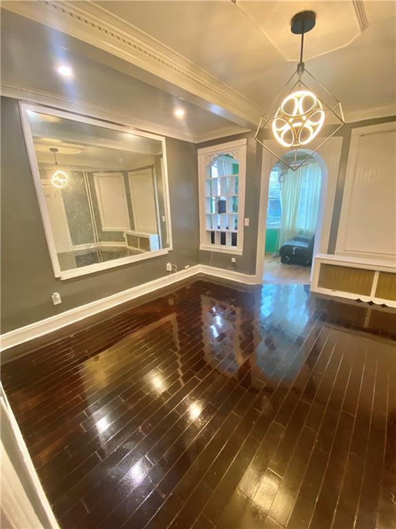 E 223rd St, Bronx, New York - 10 Bedrooms - 