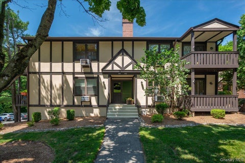 Photo of 958 Sierra Vista Lane, Valley Cottage, NY 10989 (MLS # 1028615)