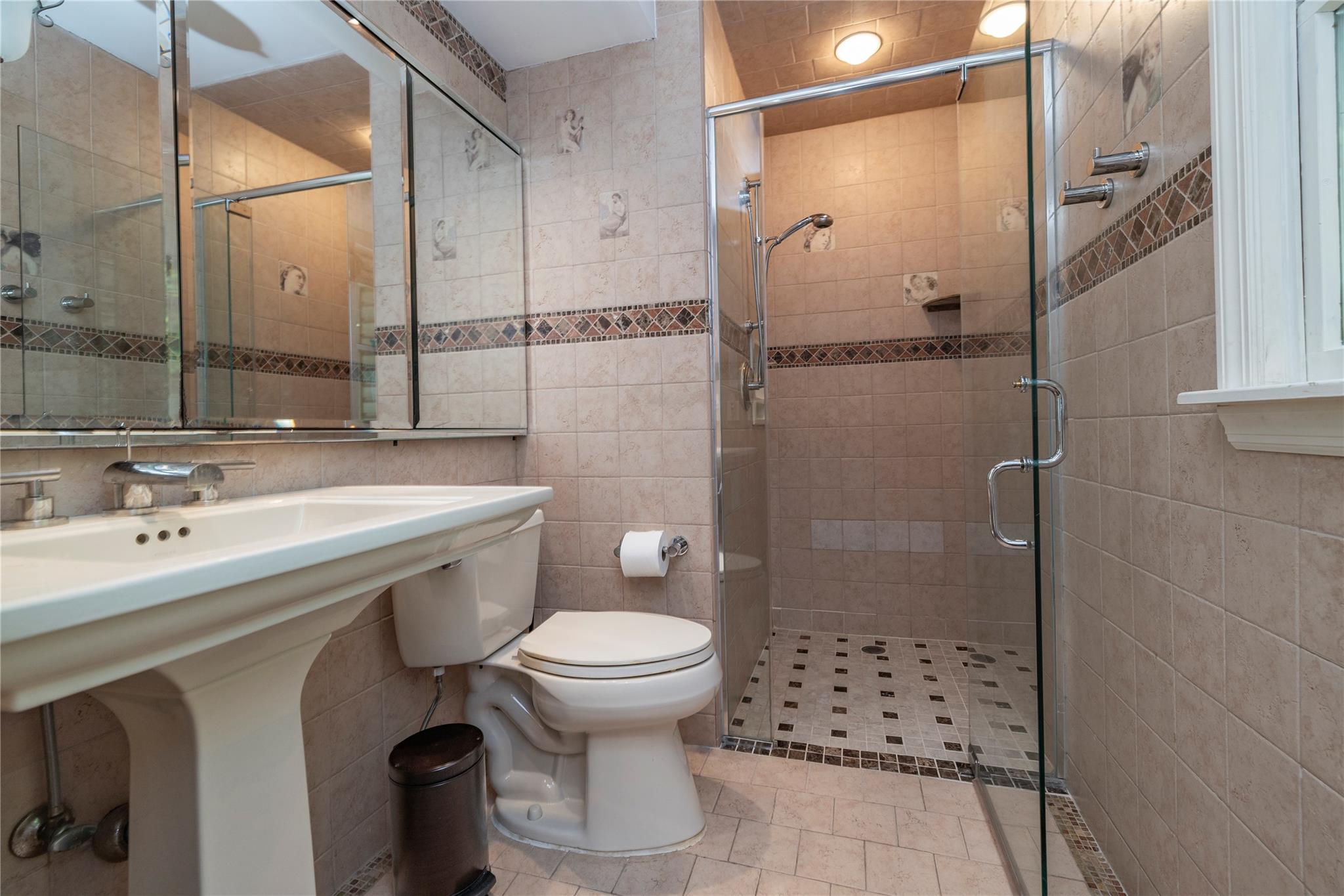 277 Waverly Avenue, East Rockaway, New York image 13