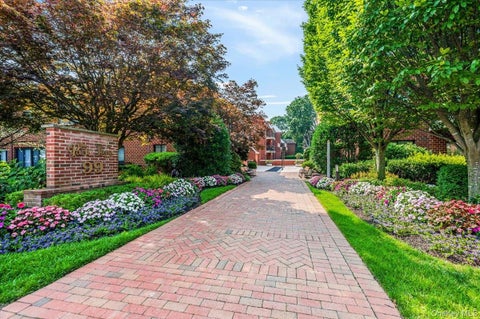 Condo For Rent - 99 S Park Avenue #112<br/> Nassau County, Rockville Centre, NY 11570