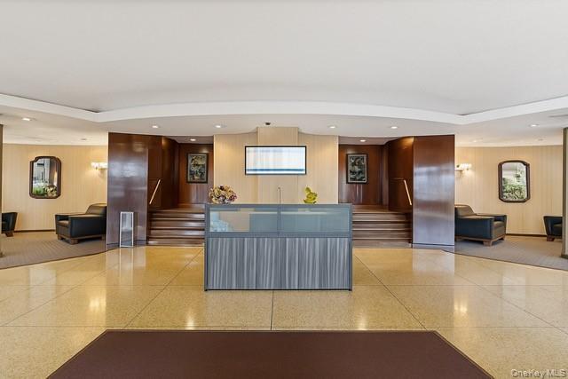 61-20 Grand Central Parkway A900