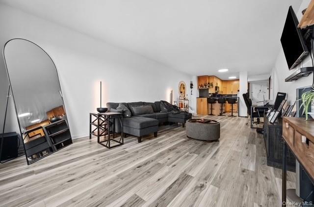 61-20 Grand Central Parkway A900