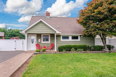 5 Stonecutter Road Levittown NY 11756