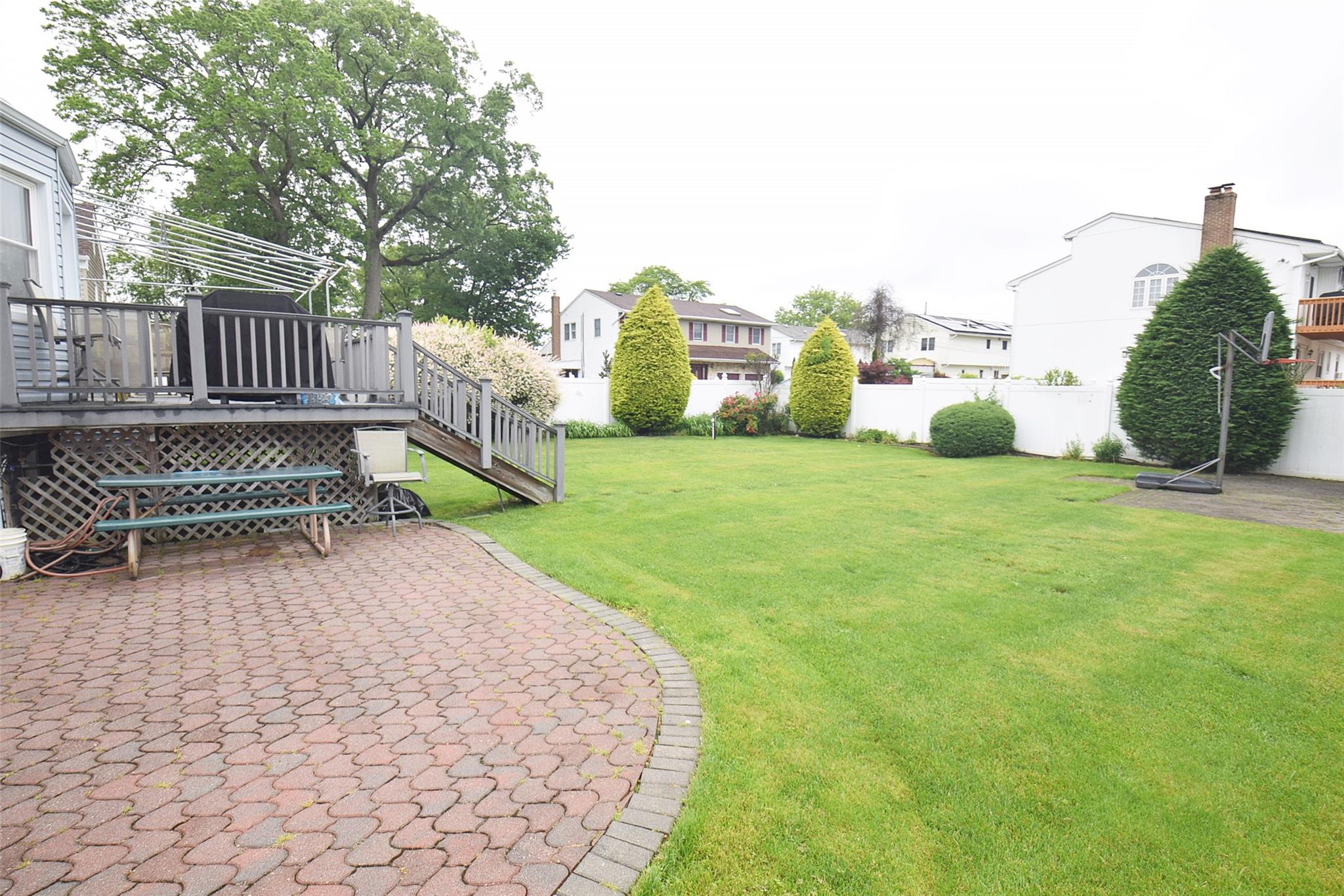 67 Hungry Harbor Road, Valley Stream, New York image 9