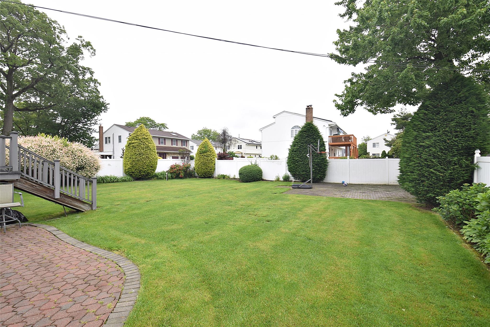 67 Hungry Harbor Road, Valley Stream, New York image 6