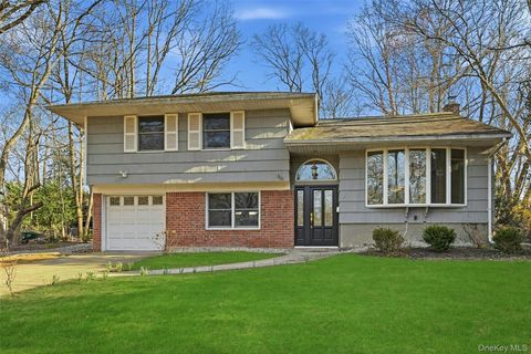 Photo of 86 Soundview Drive, Port Jefferson, NY 11777 (MLS # 983667)