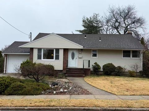 131 IRA Road Syosset NY 11791
