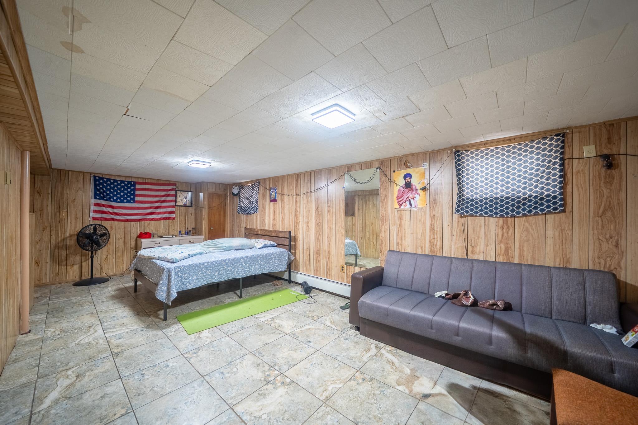 8140 268th Street, Glen Oaks, New York image 19