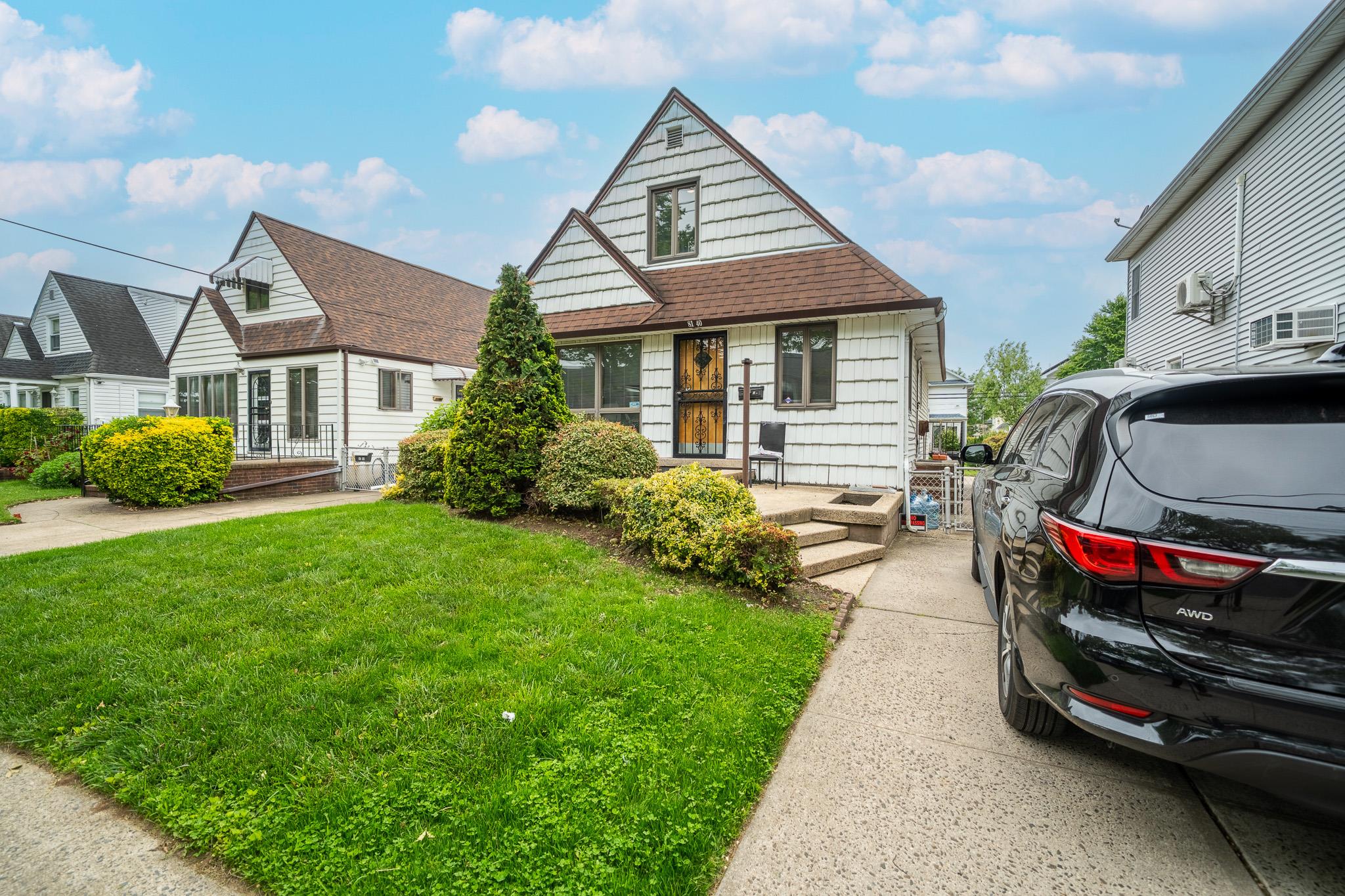8140 268th Street, Glen Oaks, New York image 3